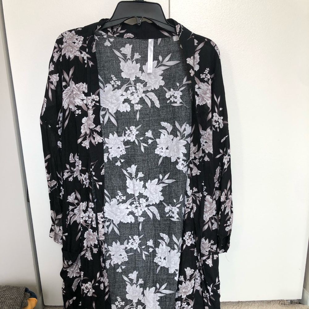 Black flowered kimono